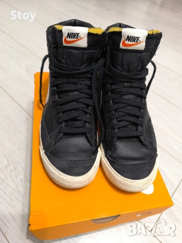Кецове Nike Blazer Mid 77 VNTG, снимка 2 - Маратонки - 52553642
