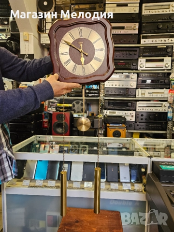 Немски стенен часовник J.schrenk с махало и тежести. Не работи, продава се за декорация или някой да, снимка 2 - Стенни часовници - 50575677