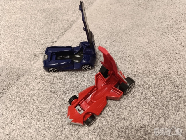 Hot Wheels Crash Cars – McDonald’s 2011, 2 броя