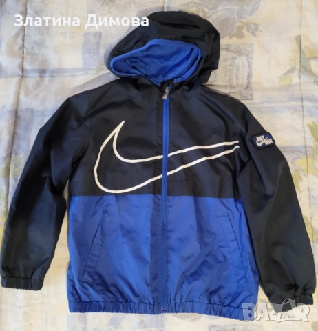 Детско тънко яке на Найк, снимка 2 - Детски якета и елеци - 52557732