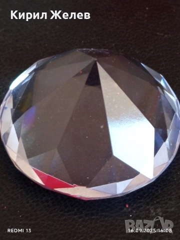 Преспасие от кристално стъкло с форма на диамант много красиво 48997