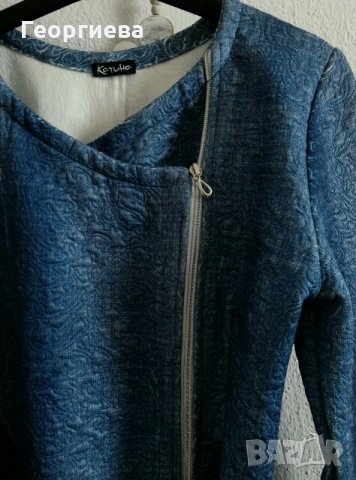 Синьо сако от релефен плат, снимка 1 - Сака - 32911047