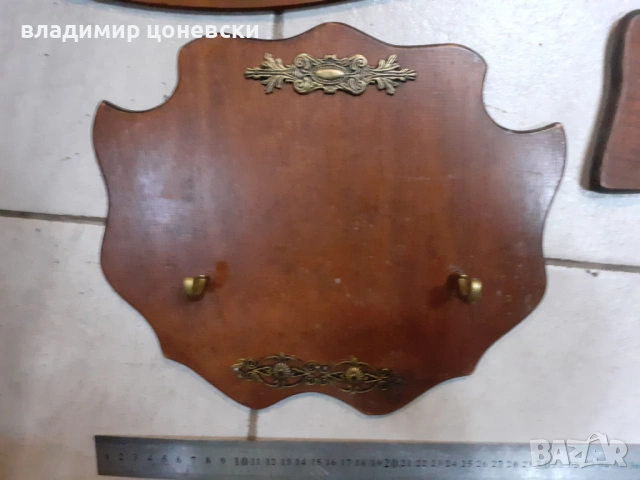 Дървена стойка за стена за пищов,нож,кортик,кама,щик,пистолет и др., снимка 6 - Декорация за дома - 53486701