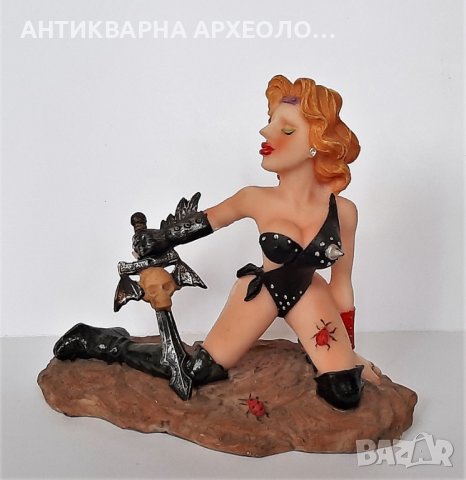 Брутална статуетка жена фигура оръжие меч  , снимка 2 - Други ценни предмети - 39466934
