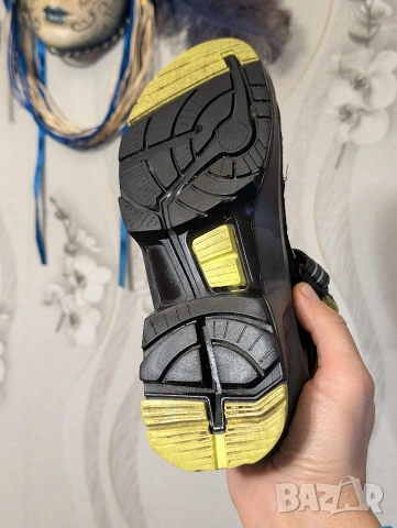 Uvex 1 S1 ESD номер 38 работни предпазни обувки с бомбе, снимка 5 - Други - 50635340