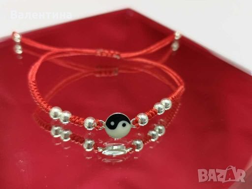 Дамска, детска гривна червена корда със сребърни елементи и Ин и Ян, снимка 2 - Гривни - 28029081