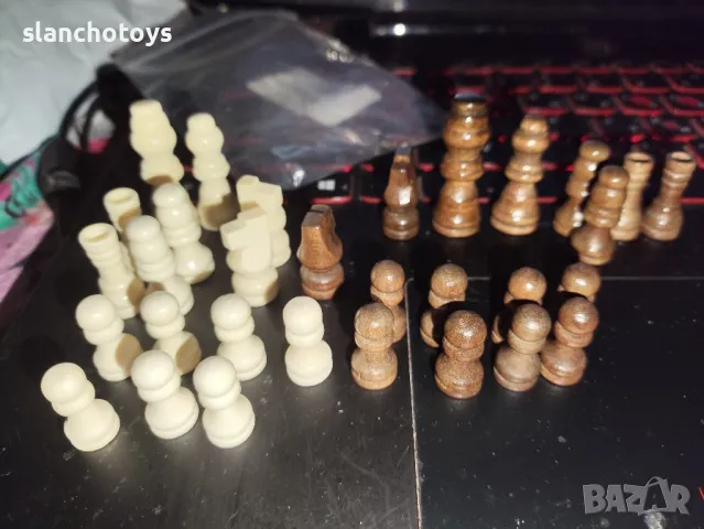 Малки дървени фигури за шах, снимка 2 - Шах и табла - 49869354