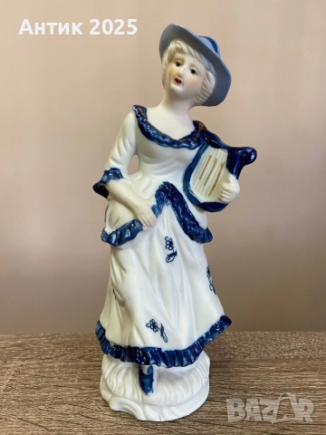 Винтидж порцеланова статуетка „Дама с лира“