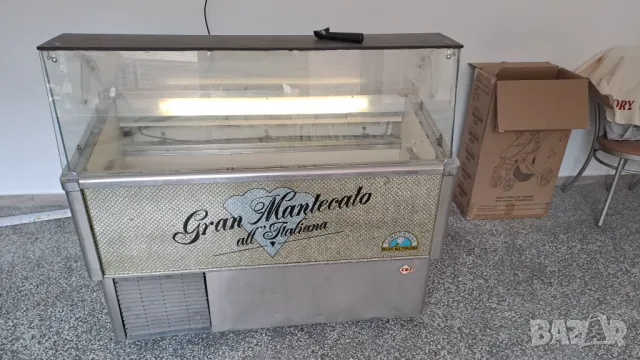 Хладилна витрина, снимка 2 - Оборудване за магазин - 48221329