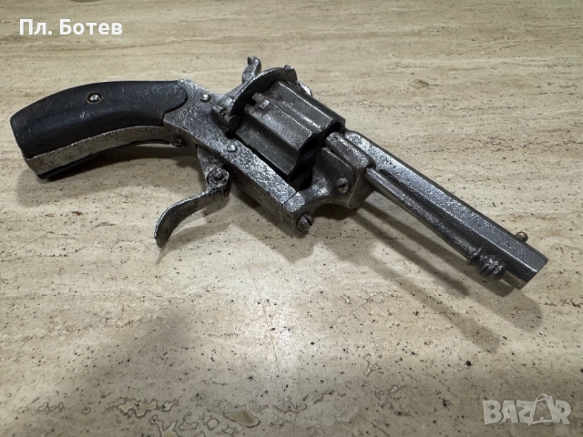 Стар револвер, пистолет, снимка 2 - Антикварни и старинни предмети - 51965150