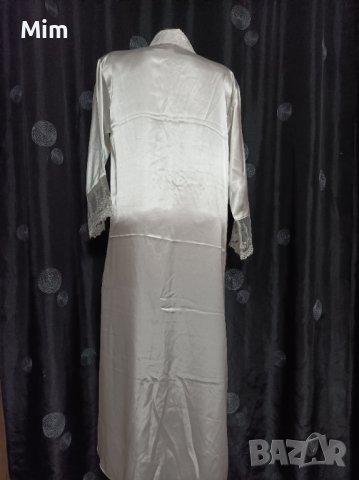 Jest S/M Бял сатенен дълъг халат с дантела , снимка 7 - Нощници - 37192369
