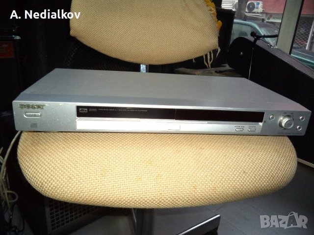 Sony CD/DVD player, снимка 1 - Плейъри, домашно кино, прожектори - 43755917