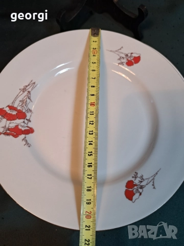 Български порцеланови чинии със златен кант 30/3, снимка 5 - Чинии - 52717120