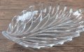 Стъклен поднос във формата на листо, снимка 1 - Аксесоари за кухня - 43479667