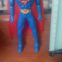 Екшън фигури на Superman и Batman-13 см, снимка 2 - Колекции - 37611694