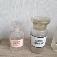 Стари стъклени аптекарски шишета и буркани, снимка 2 - Антикварни и старинни предмети - 40206649