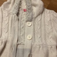 Бяла жилетка , снимка 5 - Детски пуловери и жилетки - 38819389