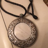 Авторски стар сребърен медальон ,с камилска кост и ахат , снимка 3 - Колиета, медальони, синджири - 43674763