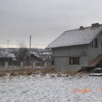 Еднофамилни къщи/вили с двор - Априлци, център Ново село, снимка 6 - Вили - 32891873