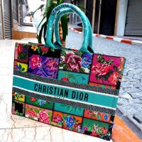 Дамска чанта Christian Dior код 22, снимка 1 - Чанти - 29049411