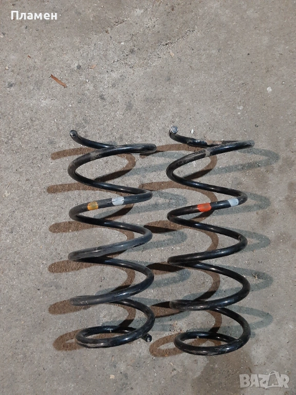 Продавам два броя пружини за Дъстър, снимка 1