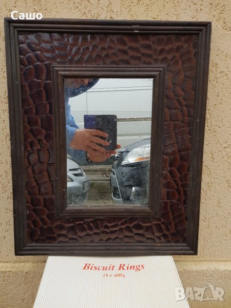 Огледало дървена рамка с релефна кожа, снимка 1