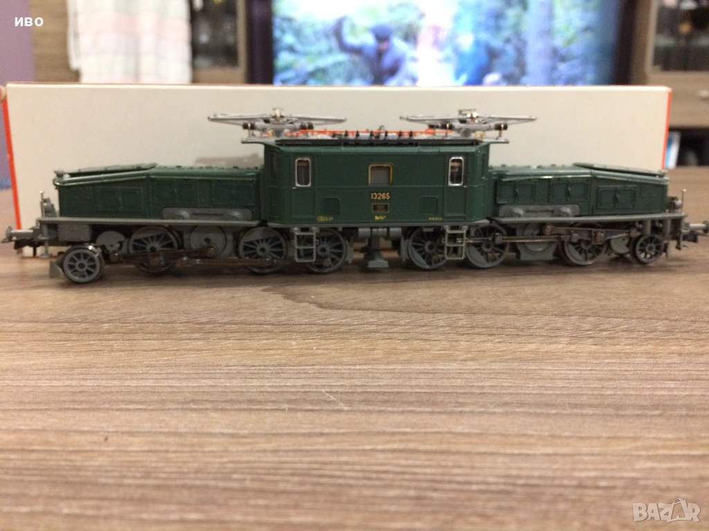 Ел. локомотив "Крокодил" на австрииската фирма "Roco" в мащаб - HO , снимка 1