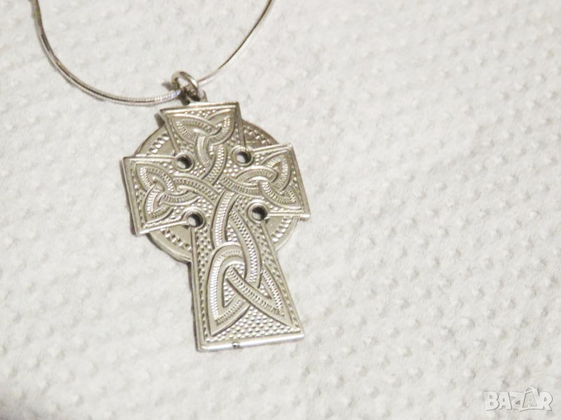 сребърно кръстче с викингски възел и сребърно синджирче- символът на вечноста., снимка 1