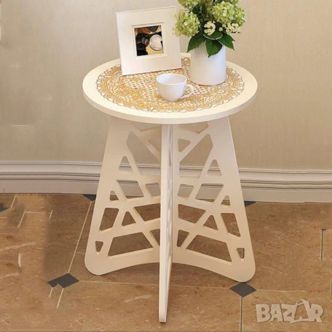 Стилна кръгла холна маса с ажурни крака – Бял елегантен акцент за всяко пространство