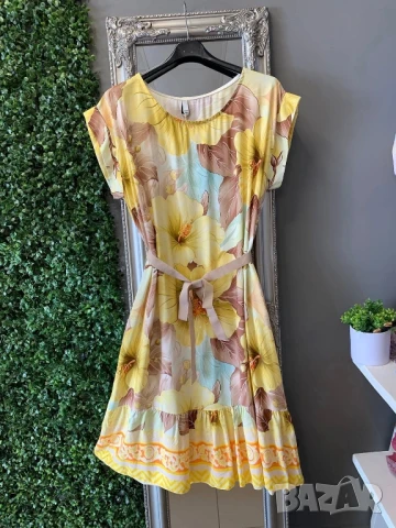 нежни флорални рокли с колан 