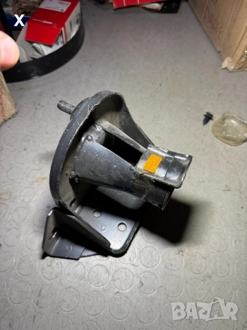 Опора предна пружина горна ВАЗ 2121-290423210 НОВ ОРИГНАЛЕН