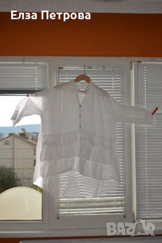 Бяла памучна банкетна риза с къдрици и 3/4 ръкав, снимка 2 - Ризи - 43111725