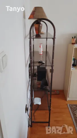 Стъклен стелаж+всичко по него., снимка 3 - Декорация за дома - 47259838