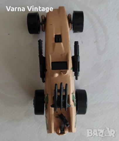Колекционерска количка Hot Wheels 1982 Blackwall Megaforce Megadestroyer Desert Tan Malaysia Enforce, снимка 6 - Колекции - 51847436