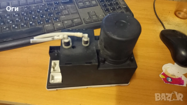 Помпа централно заключване за Ауди А3 и А4 8L0 862 257 K