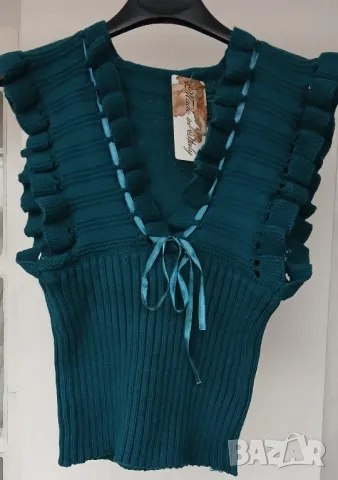 Стилно плетено елече.