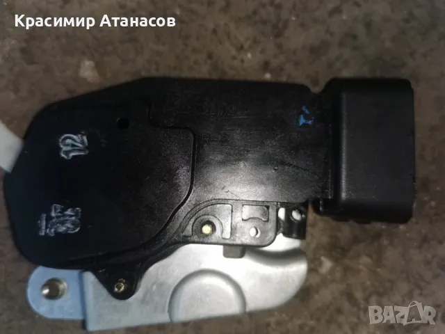 Мотор и механизъм брава за Дайхацу YRV. 2000г, снимка 2 - Части - 49090348