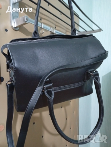 Дамска черна чанта - тип куфарче, снимка 3 - Чанти - 52723592