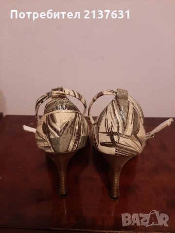 НОВИ  ! Дамски Сребристи обувки , снимка 3 - Дамски обувки на ток - 26302464