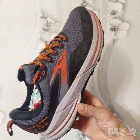 Brooks Cascadia 16 Gtx Gore-Tex номер 44 ,5 маратонки водоустойчиви , снимка 9 - Маратонки - 49626021