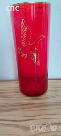красива стъклена ваза 
