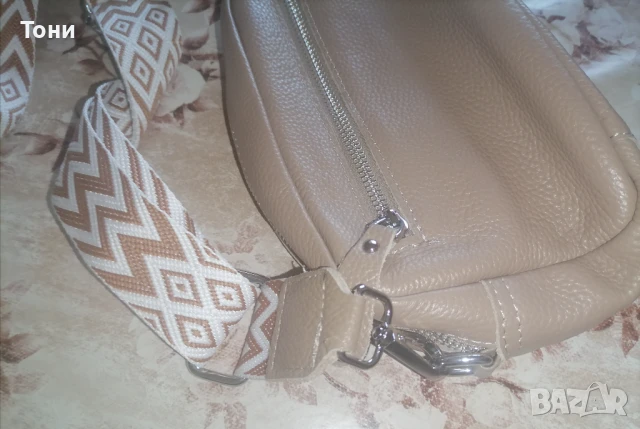 Нова Кожена Красива Дамска Чантичка , снимка 8 - Чанти - 50891717