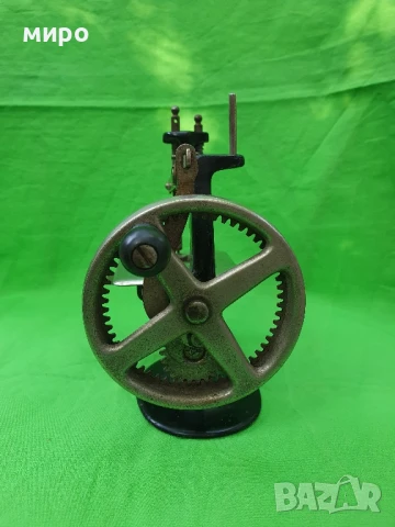 Мини шевна машина SINGER Simanco 29945 U.S.A., снимка 6 - Антикварни и старинни предмети - 50650309