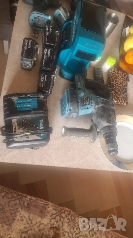 Makita перфоратор, снимка 5 - Бормашини - 52637042