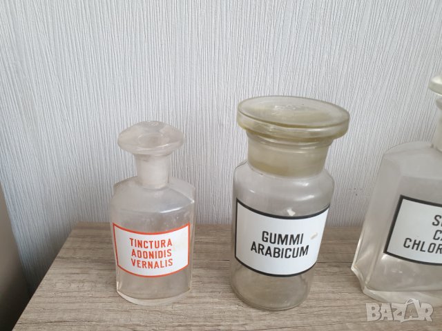Стари стъклени аптекарски шишета и буркани, снимка 2 - Антикварни и старинни предмети - 40206649