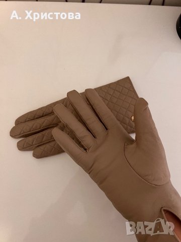 Дамски ръкавици GUESS бежови, снимка 2 - Ръкавици - 43166098