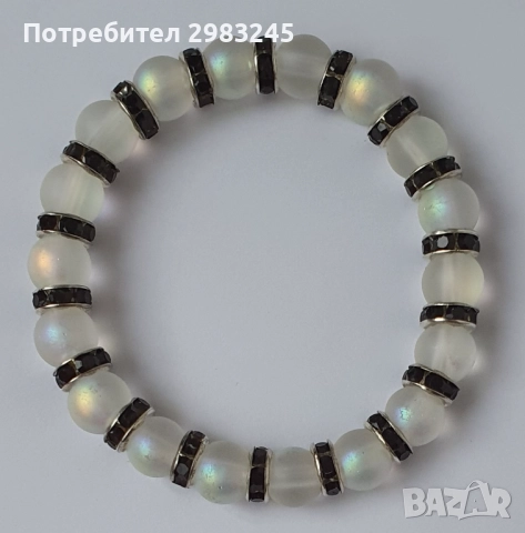 Гривна с лунен камък и черни разделители, снимка 3 - Гривни - 52676793