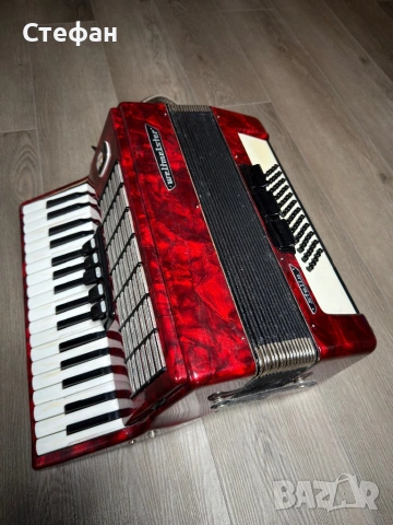 Акордеон Weltmeister Stella 