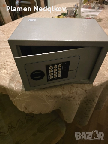 Огнеупорен сейф каса., снимка 4 - Сейфове и каси - 52725411