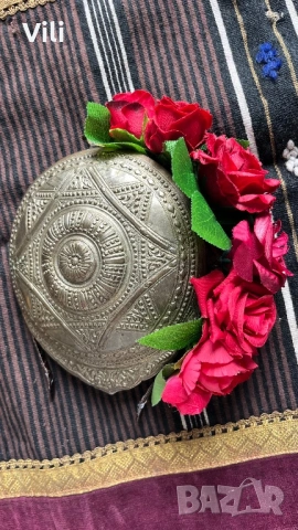 Диадема с рози в червено, снимка 3 - Аксесоари за коса - 53496385